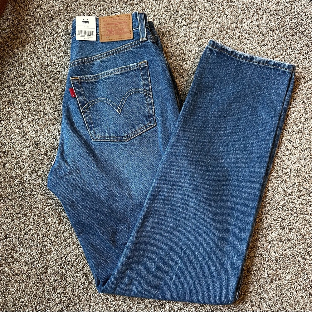 NWT Levi’s 501 straight leg 27
